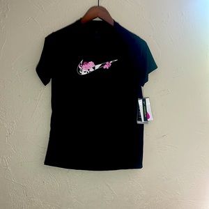 NIKE TEE;with a Dry Fabric;Size: XL Girls;Color Black;NIKE Flowers logo